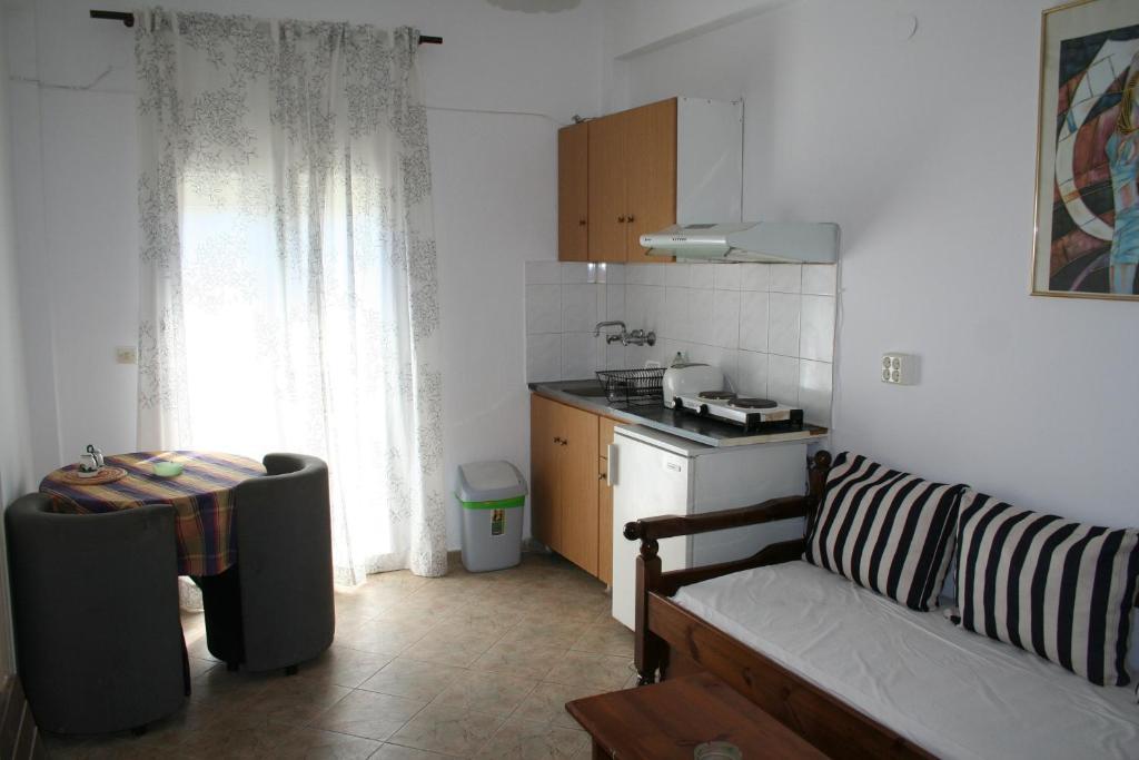 Pension Vasiliki Skiathos Town Room photo